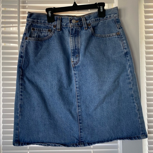 Levi's Dresses & Skirts - Levi’s Red Tab Vtg Y2K Light Wash Knee Denim Jean Slit Skirt Mom Style Classic 8